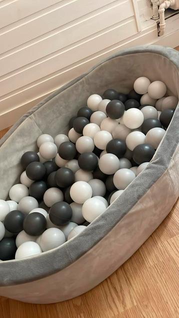 Bo Jungle - grijs ballenbad vraagprijs €35 beschikbaar voor biedingen