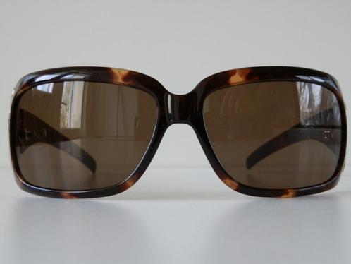 Guess zonnebril. GU 6439 TO-1., Handtassen en Accessoires, Zonnebrillen en Brillen | Dames, Zo goed als nieuw, Zonnebril, Overige merken