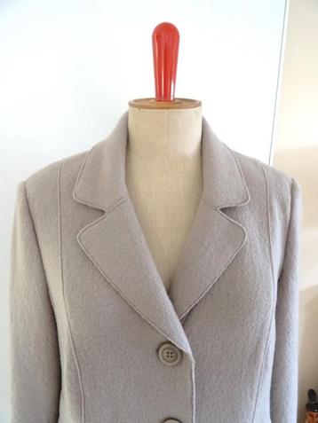 Als nieuw: vest jasje blazer Mayerline, 100% wol. Maat 44 beschikbaar voor biedingen