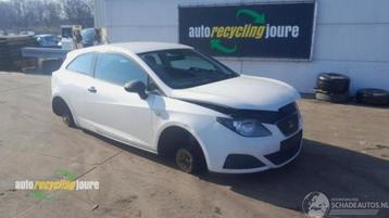 SEAT Ibiza IV (6J5) onderdelen (kleur: LB9A) donorauto beschikbaar voor biedingen