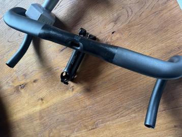 Deda aero stuur 420 en Stuurpen 120  beschikbaar voor biedingen