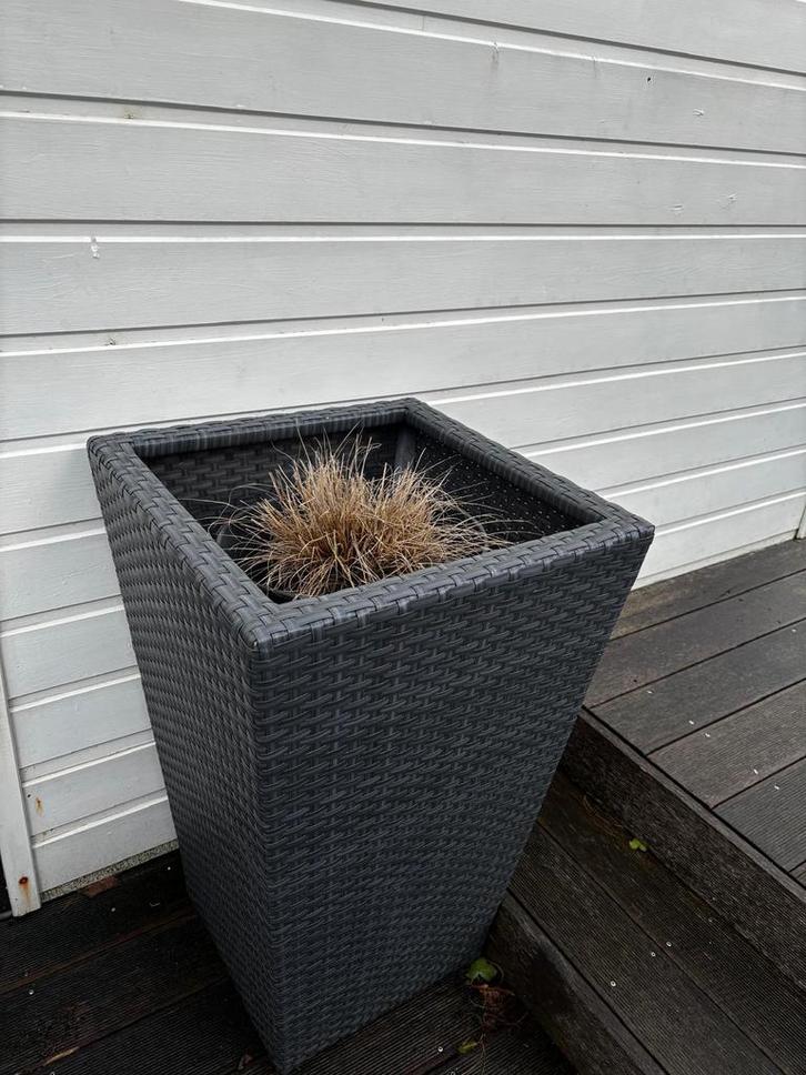 Grand pot de fleurs, Jardin & Terrasse, Bacs à fleurs & Jardinières, Utilisé, Autres matériaux, Jardin, 60 cm ou plus, Moins de 60 cm