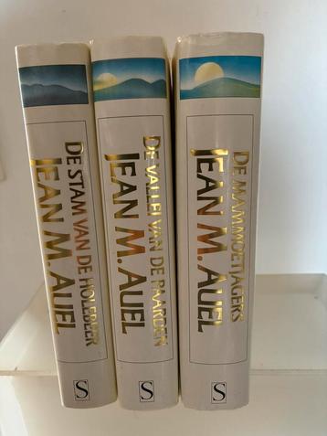 Jean M. Auel - De aardkinderen Deel 1,2 en 3, Boeken, Ophalen of Verzenden, Zo goed als nieuw, Auel