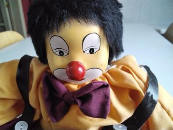 Antieke clownpop met keramische kop 30 cm beschikbaar voor biedingen