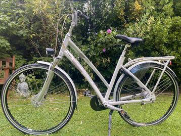 GIANT damesfiets Cosmo CS2 met 8 versnellingen 