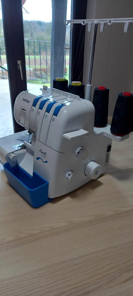 surjetteuse brother 3034 DWT, Hobby en Vrije tijd, Naaimachines en Toebehoren, Brother, Ophalen