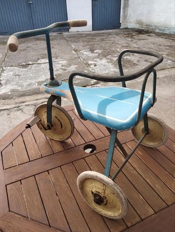 Oud kinderfietsje in originele bruikbare staat...0478028005 beschikbaar voor biedingen