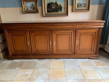 Dressoir &  vitrinekast beschikbaar voor biedingen