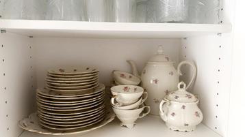 Vintage porselein thee set + schaaltjes beschikbaar voor biedingen