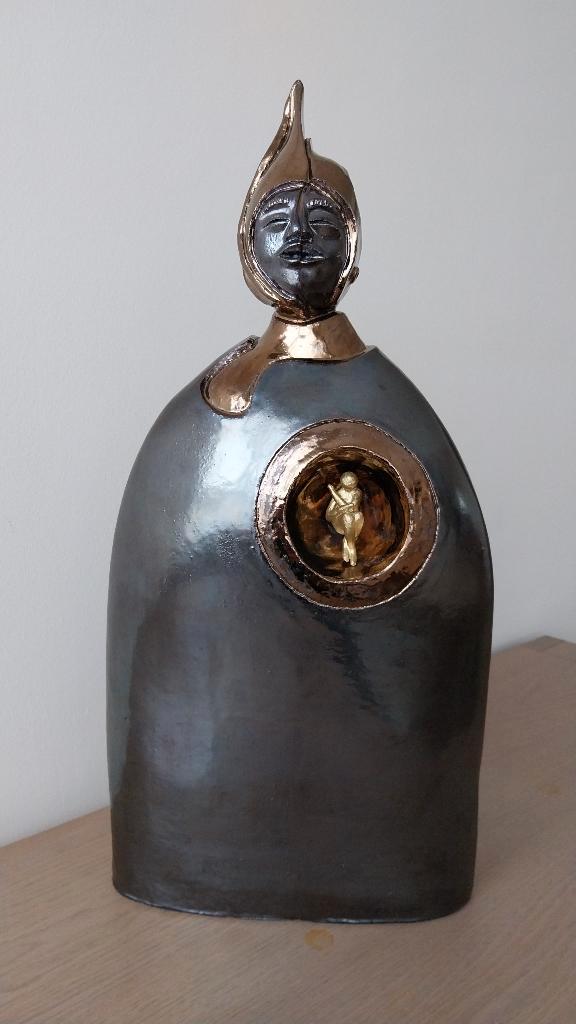 Beeld 'BODYGUARD', keramiek, glanzend donkergrijs/goud, Antiek en Kunst, Kunst | Beelden en Houtsnijwerken, Ophalen