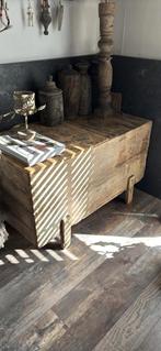 Oude antieke bruidskist, Ophalen