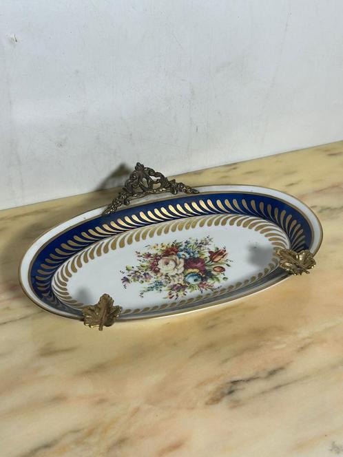 Elegant dienblad uit Limoges, bekend om zijn fijne porselein, Antiek en Kunst, Antiek | Vazen, Ophalen