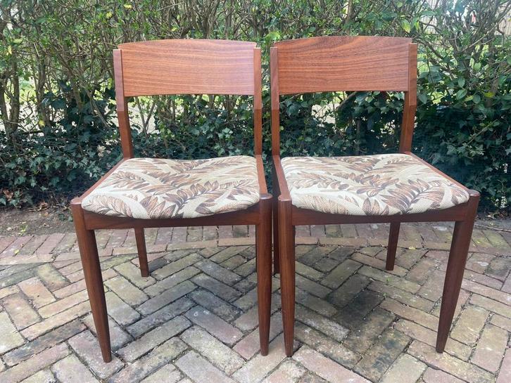 Set vintage teak chairs, Huis en Inrichting, Stoelen, Twee, Stof, Ophalen