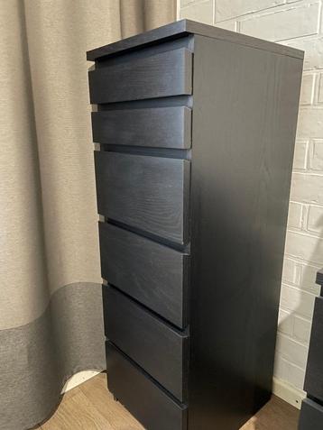 Kolomkast met schuiven beschikbaar voor biedingen