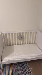 Babybed + matras Ikea, Ophalen, Zo goed als nieuw, Matras