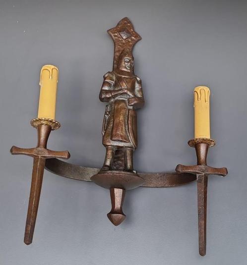 Hand gemaakte Gothic Revival ridder, tempelier, lamp, 2st, Antiek en Kunst, Antiek | Verlichting, Ophalen of Verzenden