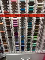 naaigaren kast leeg €75,= met 100 klossen €250,=, Enlèvement, Comme neuf, Fil ou Aiguille(s)