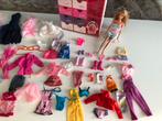 Vêtements Barbie,accessoires divers,boîte et Barbie, Zo goed als nieuw, Barbie