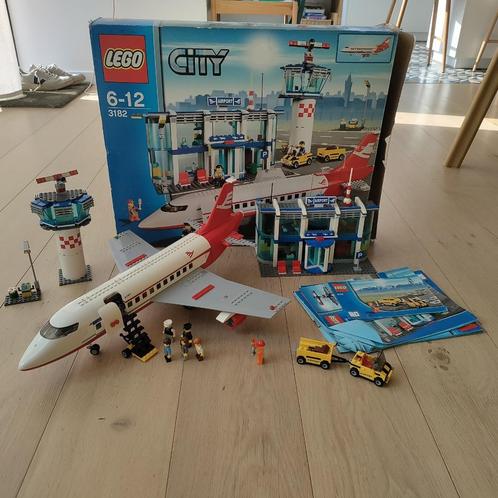 Aeroport Lego 3182, Kinderen en Baby's, Speelgoed | Duplo en Lego, Lego, Complete set, Ophalen
