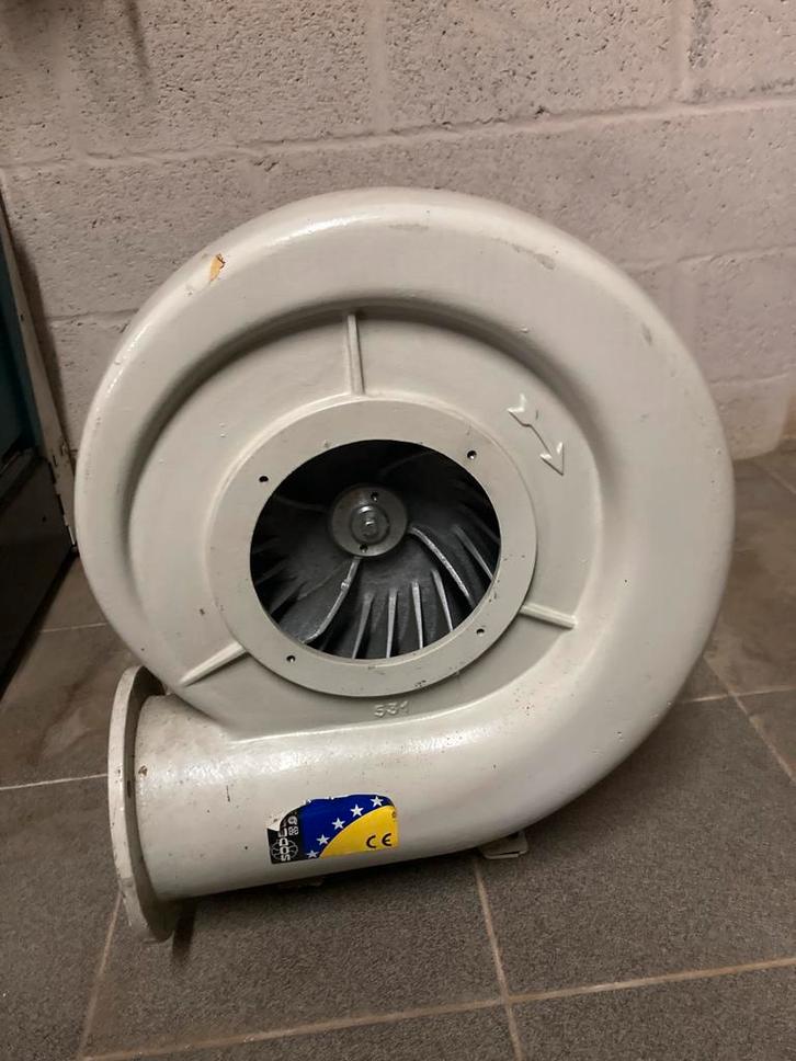 Ventilateur centrifuge / extracteur d’air industriel, Doe-het-zelf en Bouw, Ventilatie en Afzuiging, Zo goed als nieuw, Ventilator