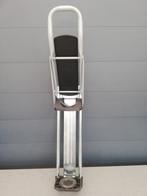 Blikjes en plastiek flessen pers, Huis en Inrichting, Ophalen, Zo goed als nieuw