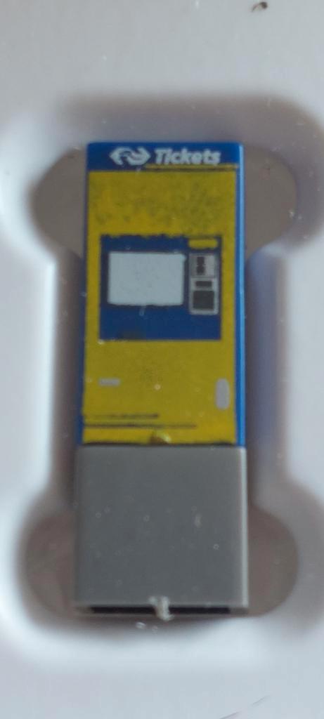 H0LK 0309 TICKETAUTOMATEN ALS SCENERY OF LADING 1/87, Hobby en Vrije tijd, Modeltreinen | H0, Nieuw, Overige typen, Gelijkstroom of Wisselstroom