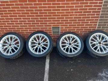 Velgen 17 inch met zomerbanden beschikbaar voor biedingen
