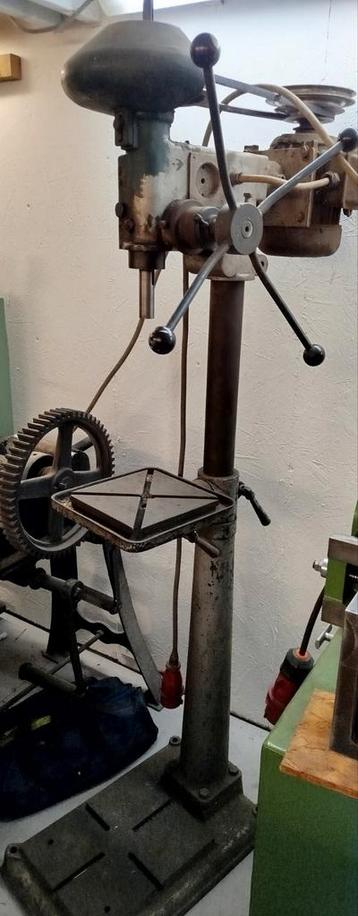 kolomboormachine beschikbaar voor biedingen