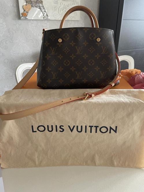 Louis Vuitton Montaigne BB tas, Handtassen en Accessoires, Tassen | Damestassen, Zo goed als nieuw, Handtas, Bruin, Ophalen