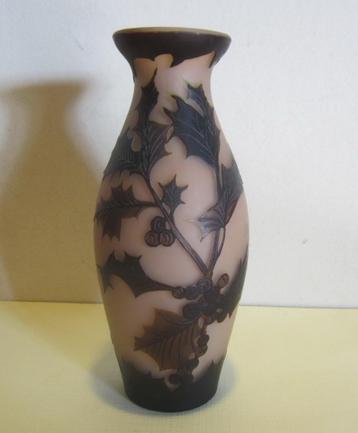 Vase en verre camée Art nouveau Richard, gravé à l'acide, ve