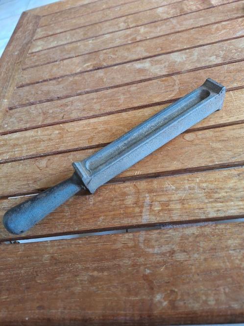 Antiek gietijzeren gereedschap om soldeertin te maken., Antiek en Kunst, Antiek | Gereedschap en Instrumenten, Ophalen of Verzenden