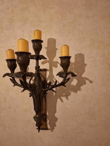 Zware kandelaar  beschikbaar voor biedingen