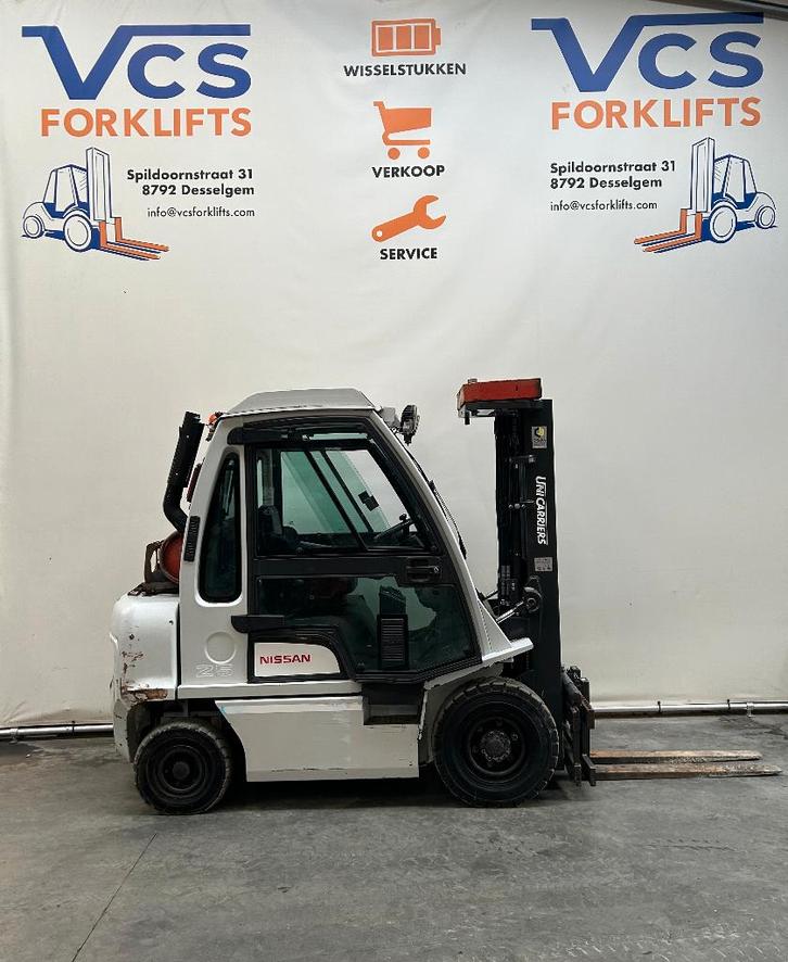 NISSAN HEFTRUCK 2,5t triplex 4,7 4000uren, Articles professionnels, Machines & Construction | Chariots élévateurs & Transport interne