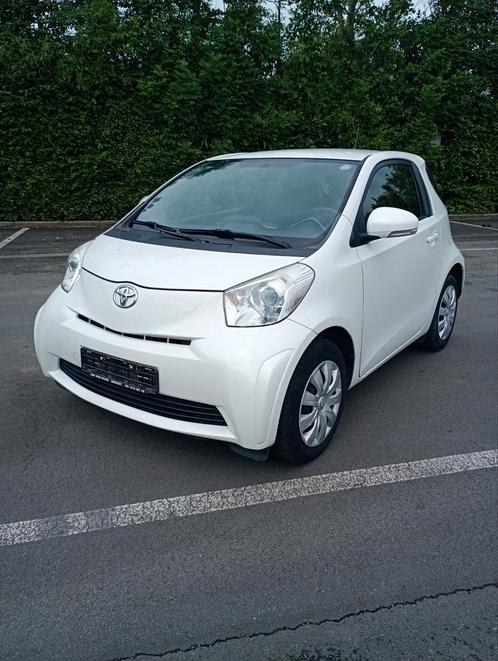 Toyota IQ 2011 BLANCO GEKEURD*EURO 5/benzine 1st eigenaar, Auto's, Toyota, Particulier, IQ, Benzine, Euro 5, Ophalen
