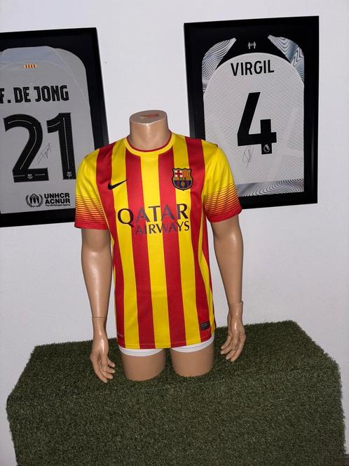 Barcelona uitshirt 2013-2014 Neymar Jr, Sport en Fitness, Voetbal, Zo goed als nieuw, Shirt, Maat M, Verzenden