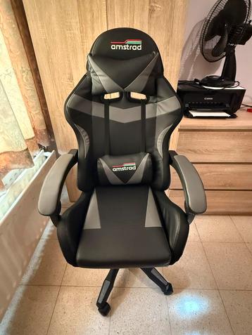 Gamestoel met led beschikbaar voor biedingen