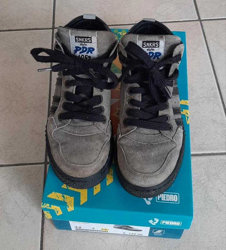 Hoge grijze printleder schoenen PIEDRO maat 32, Kinderen en Baby's, Kinderkleding | Schoenen en Sokken, Gebruikt, Schoenen, Jongen