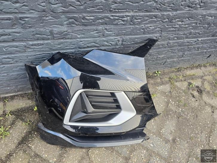 Audi Q3 83A 19+ Voorbumper Bumper Hoek Rechts 83A807438 Orig, Auto-onderdelen, Carrosserie, Bumper, Audi, Gebruikt