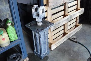 Vérins hydraulique beschikbaar voor biedingen