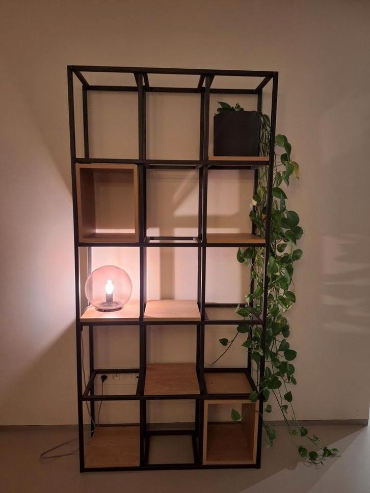 Wandrek/ vitrinekast, Huis en Inrichting, Woonaccessoires | Wandplanken en Boekenplanken, Gebruikt, Ophalen