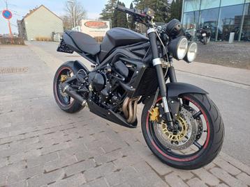 TRIUMPH 675 "special" beschikbaar voor biedingen