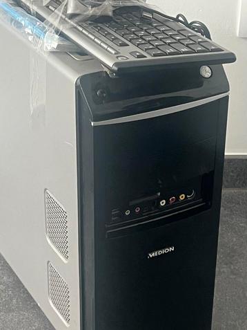 Werkende Medion PC desktop, Windows XP beschikbaar voor biedingen