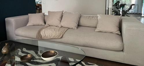 Elegante, lange en grijze bank, Huis en Inrichting, Zetels | Complete zithoeken, Gebruikt, Ophalen