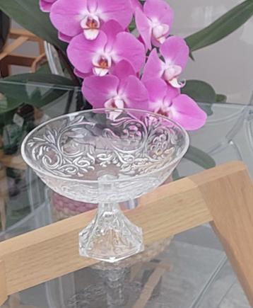 Petite coupe en cristal  beschikbaar voor biedingen