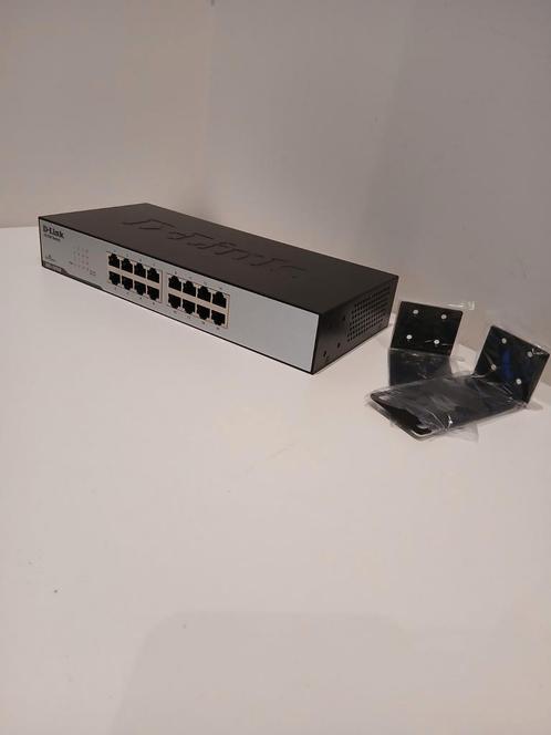 D-Link DES-1016D 10/100 switch, Computers en Software, Netwerk switches, Zo goed als nieuw, Ophalen of Verzenden