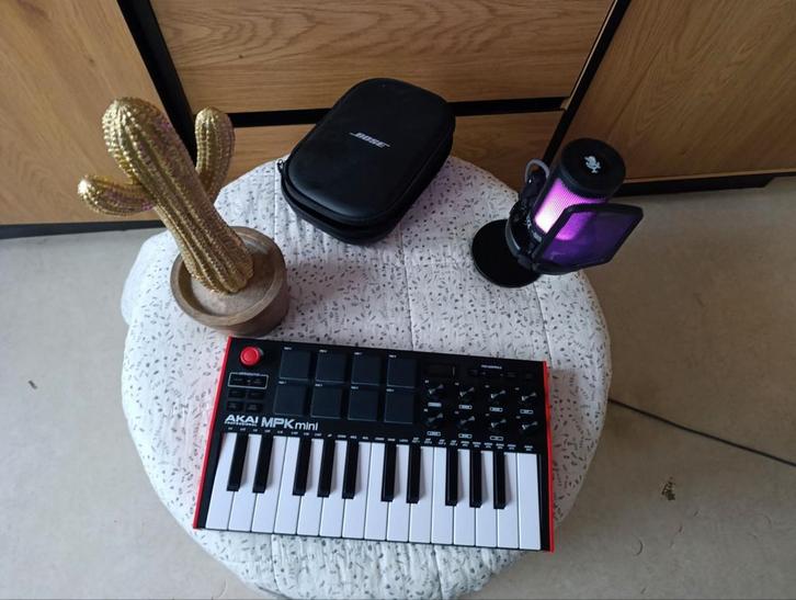 Akai professional MPK mini mk3, Muziek en Instrumenten, Midi-apparatuur, Zo goed als nieuw, Ophalen of Verzenden