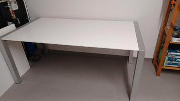 Uitschuifbare tafel 1,70m tot 2,60m beschikbaar voor biedingen