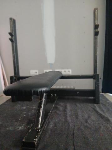 Bench press + incline bench press beschikbaar voor biedingen