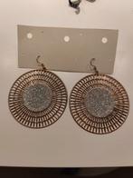 Large boucles d'oreilles rondes en métal doré et brillant, Handtassen en Accessoires, Oorbellen, Hangers, Nieuw, Ophalen of Verzenden