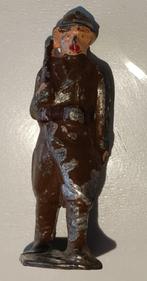 Soldat porte fusil :Dimensions :4,5cm  2cm  :17g :métal, Enlèvement ou Envoi, Utilisé, Humain